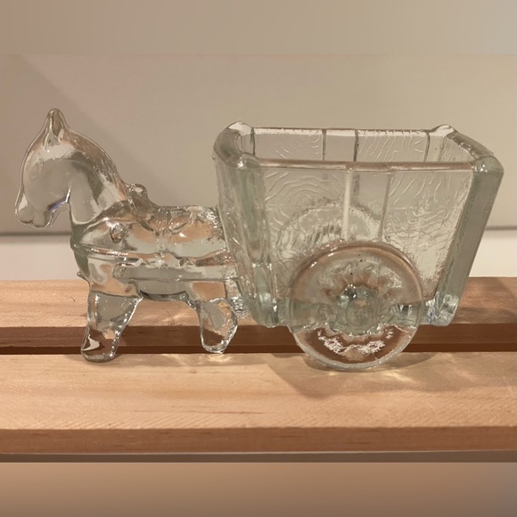 Vintage Jeannette Glass Donkey & Cart. Holds Sugar Packets or Toothpicks. - Picture 1 of 8